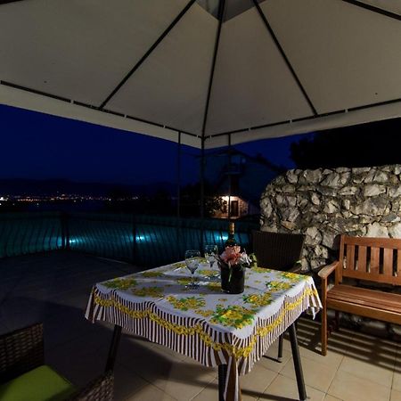 Holidays Apartments Slanada With Terrace And Sea View, Near The Beach & Town Trogir, Free Parking, Quiet Place On Peninsula Ciovo Exteriér fotografie