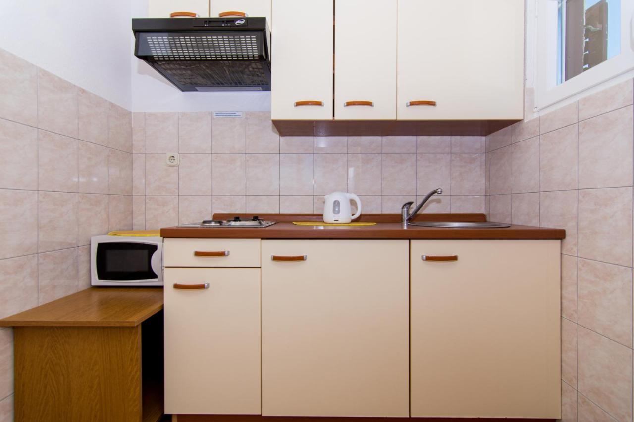 Holidays Apartments Slanada With Terrace And Sea View, Near The Beach & Town Trogir, Free Parking, Quiet Place On Peninsula Ciovo Exteriér fotografie