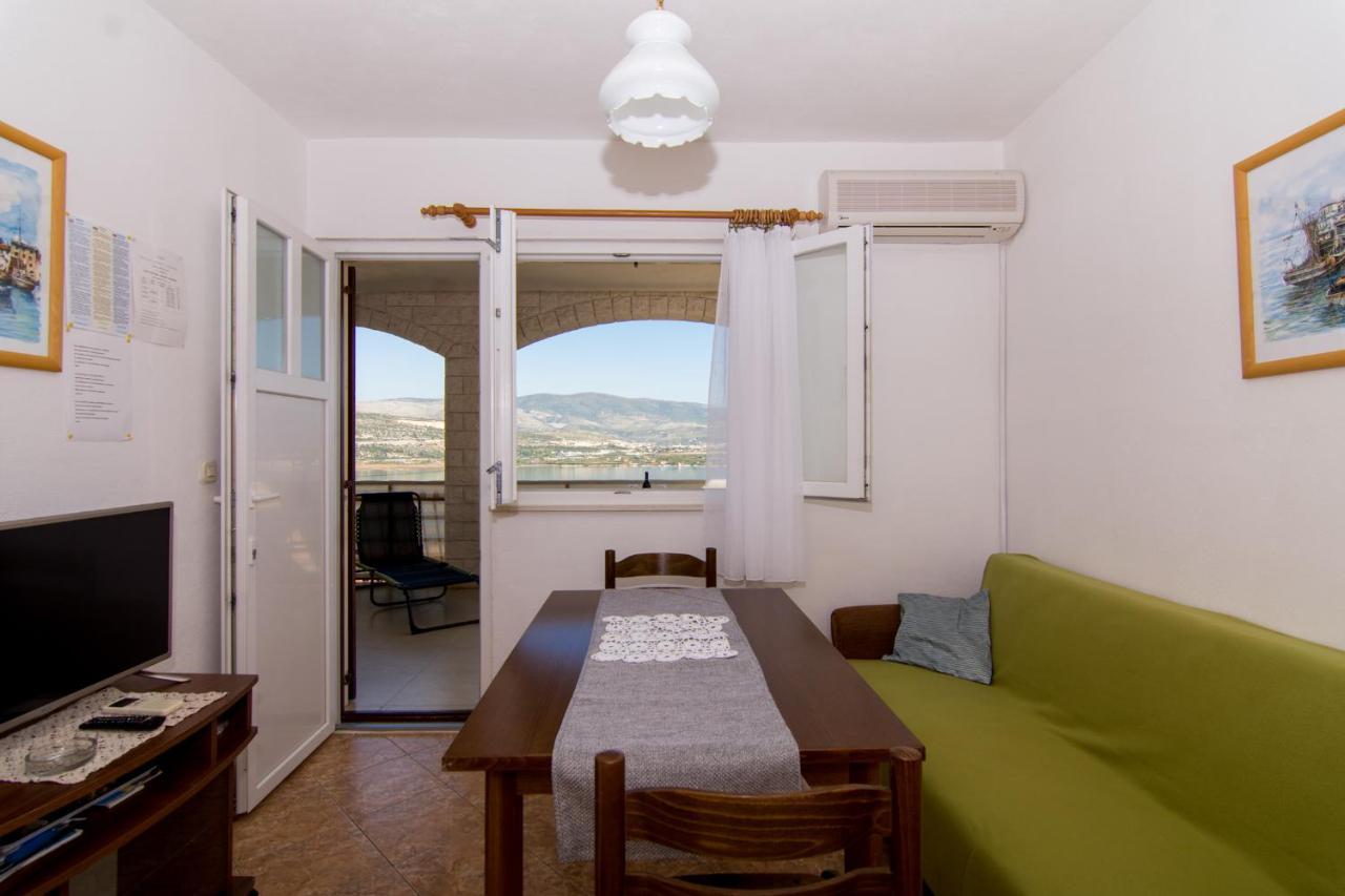 Holidays Apartments Slanada With Terrace And Sea View, Near The Beach & Town Trogir, Free Parking, Quiet Place On Peninsula Ciovo Exteriér fotografie