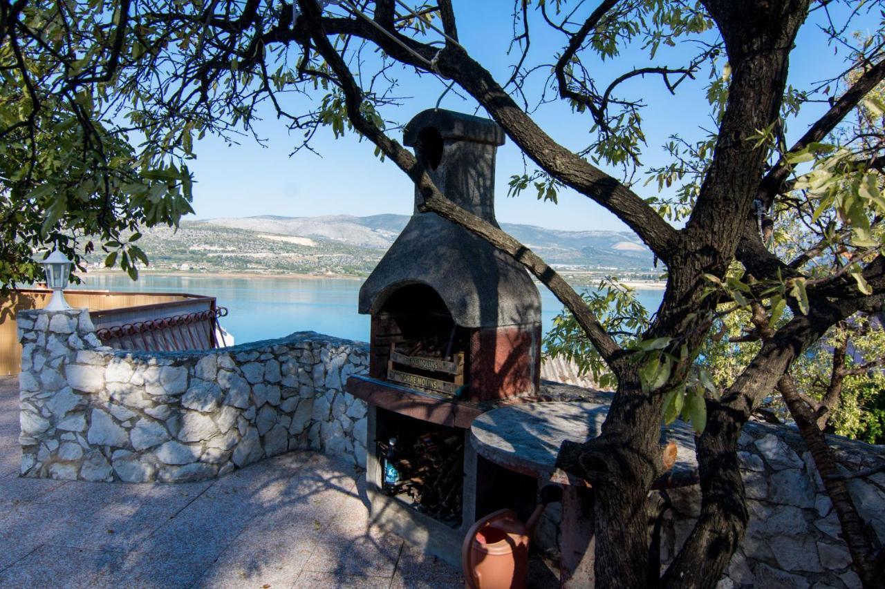 Holidays Apartments Slanada With Terrace And Sea View, Near The Beach & Town Trogir, Free Parking, Quiet Place On Peninsula Ciovo Exteriér fotografie