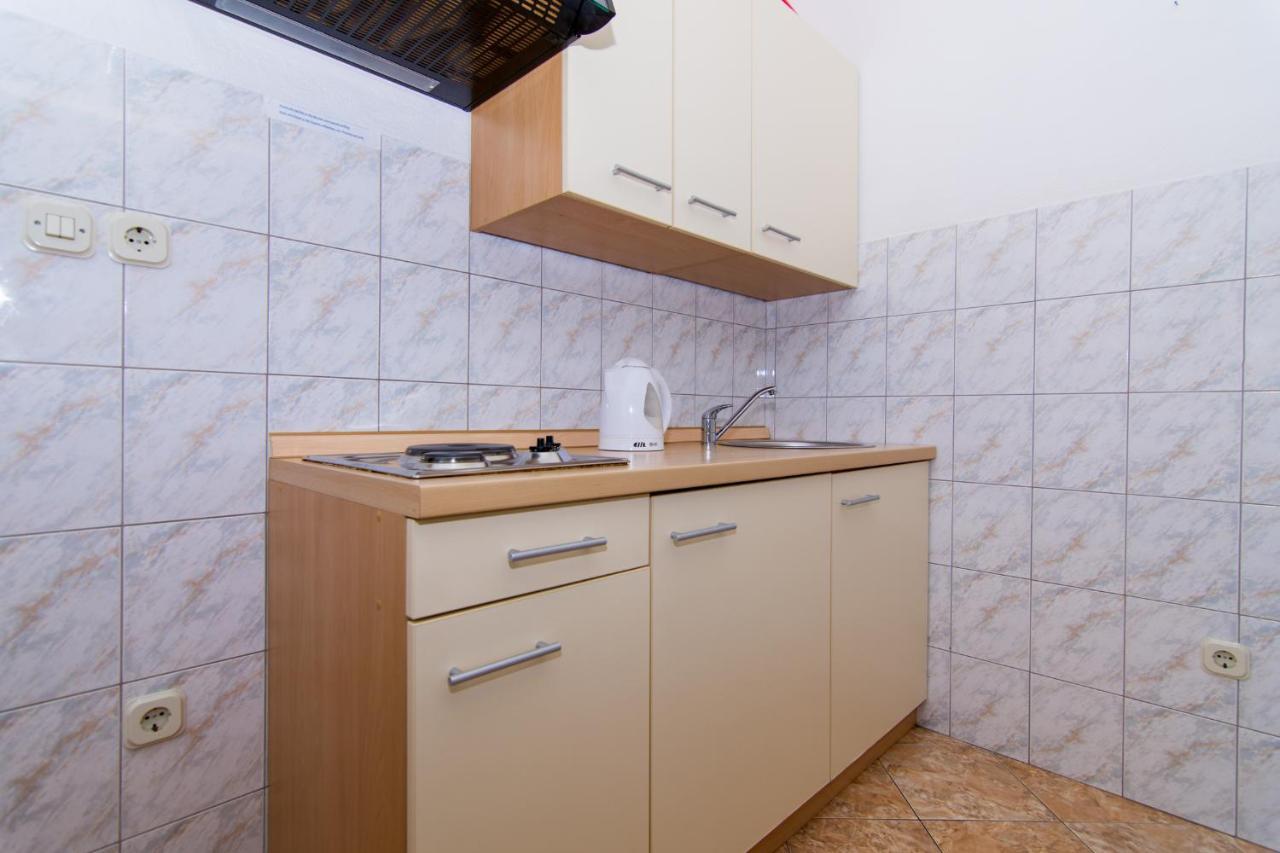 Holidays Apartments Slanada With Terrace And Sea View, Near The Beach & Town Trogir, Free Parking, Quiet Place On Peninsula Ciovo Exteriér fotografie