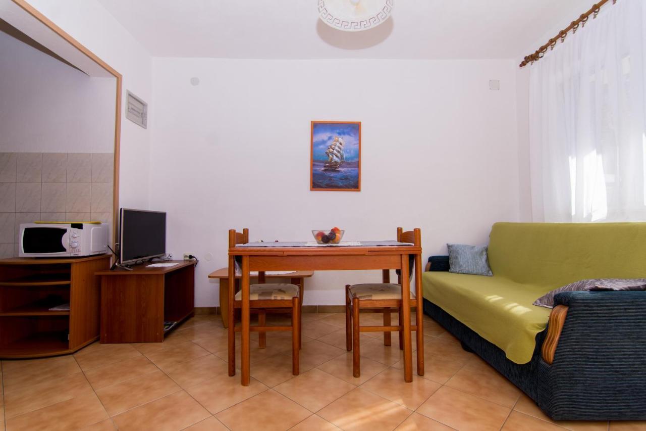Holidays Apartments Slanada With Terrace And Sea View, Near The Beach & Town Trogir, Free Parking, Quiet Place On Peninsula Ciovo Exteriér fotografie