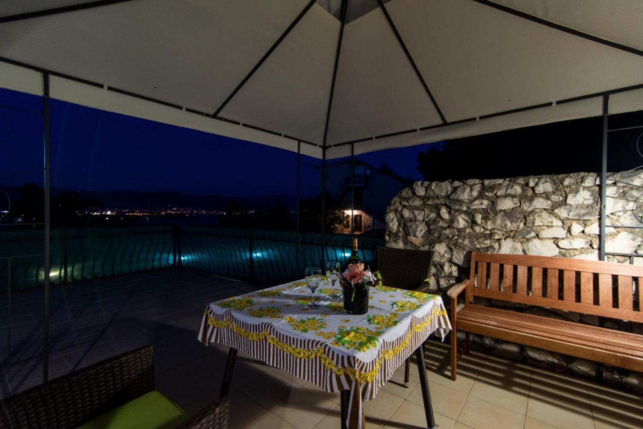 Holidays Apartments Slanada With Terrace And Sea View, Near The Beach & Town Trogir, Free Parking, Quiet Place On Peninsula Ciovo Exteriér fotografie